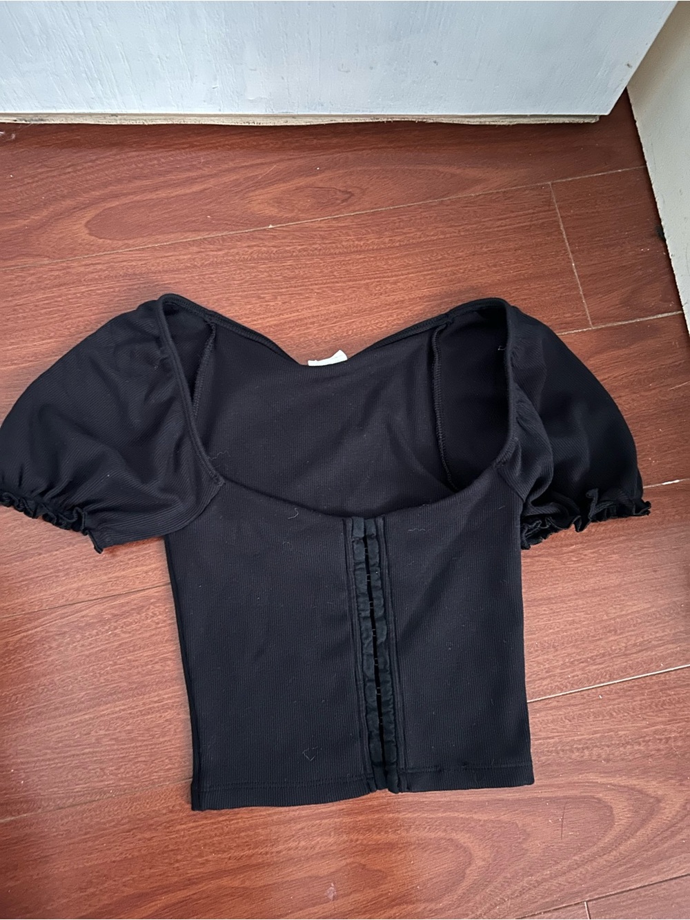 Aritzia Wilfred free Black Puff Sleeve Square-Neck Top - Women